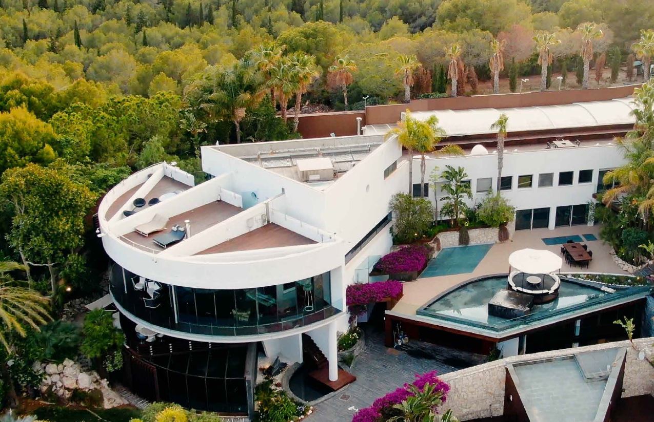 ACQUAMARINA-GRAND-VILLA-AERIAL-SIDE-VIEW